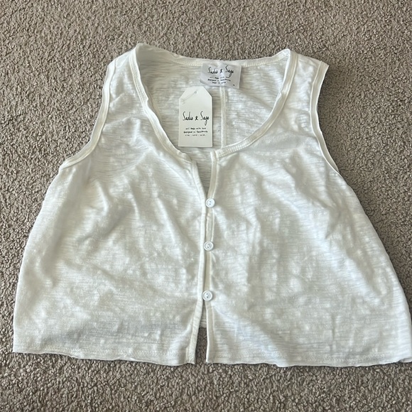 Sadie and Sage White Crop - Picture 1 of 5